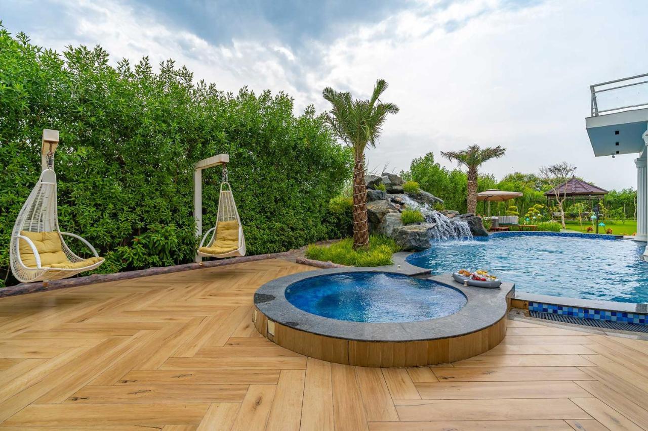 Stayvista At Serenity Farms With Pool, Lawn, Bonfire & Bbq Sohna ภายนอก รูปภาพ