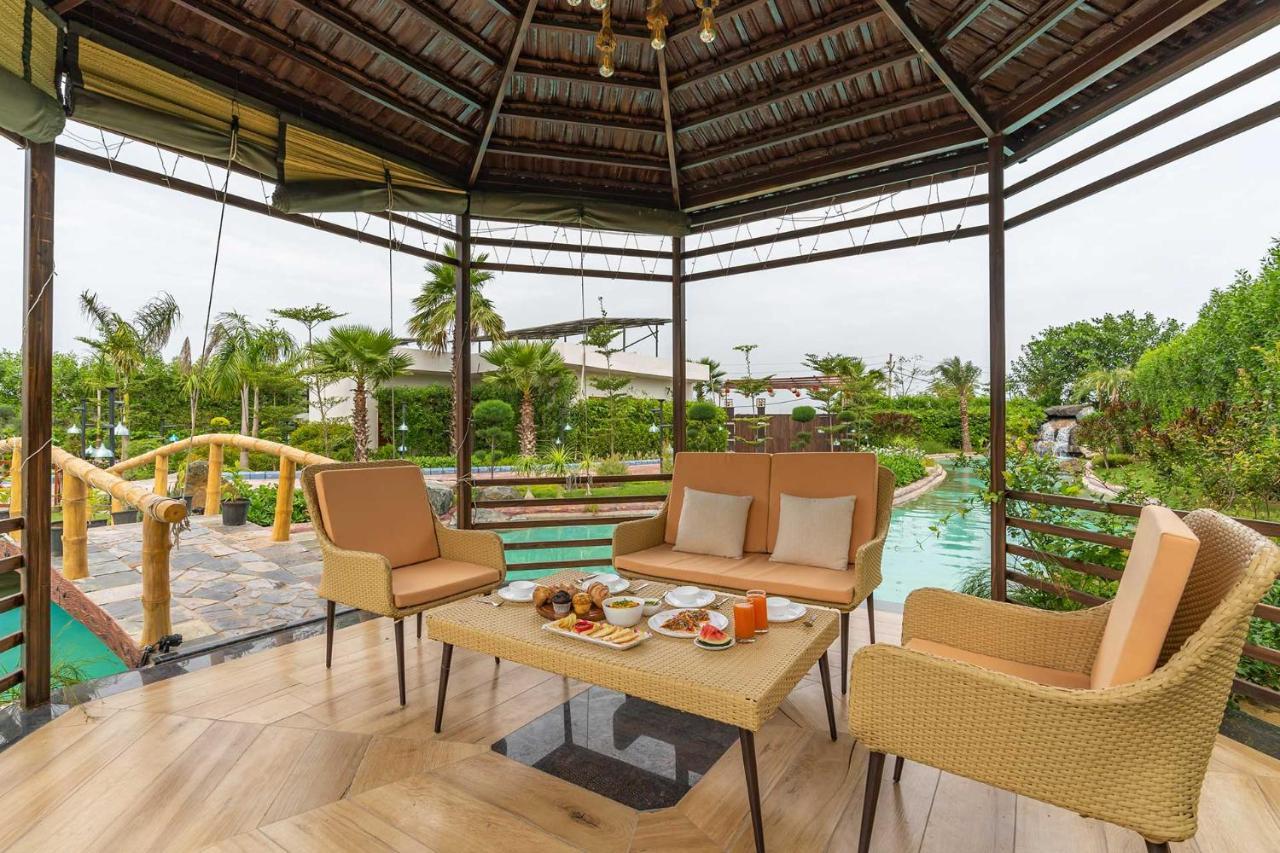 Stayvista At Serenity Farms With Pool, Lawn, Bonfire & Bbq Sohna ภายนอก รูปภาพ