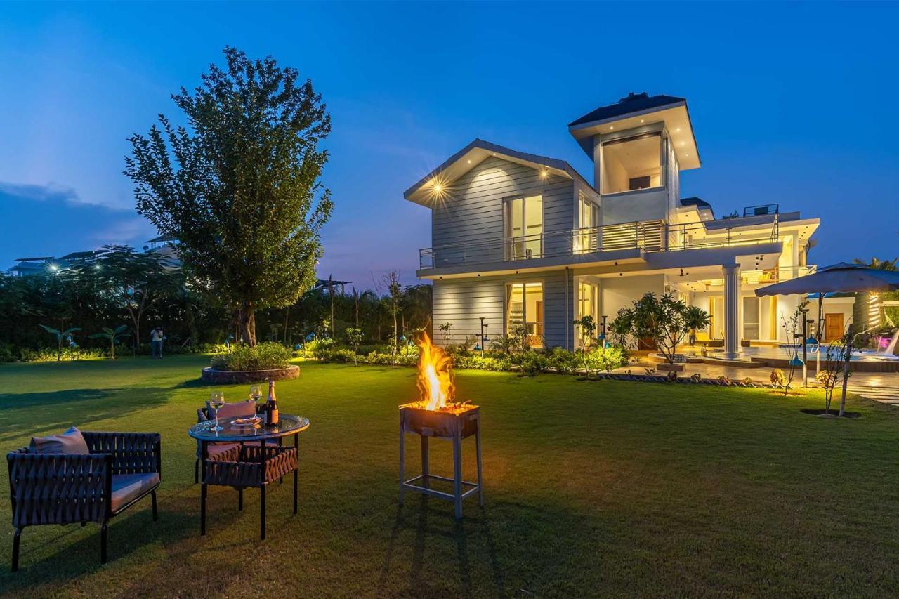 Stayvista At Serenity Farms With Pool, Lawn, Bonfire & Bbq Sohna ภายนอก รูปภาพ